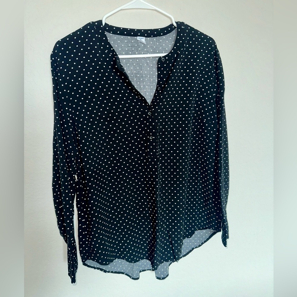 Large Old Navy Black with white polka dots - Picture 1 of 9
